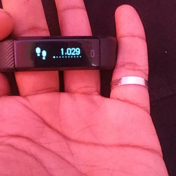 Fibit watch - Picture 7 of 9